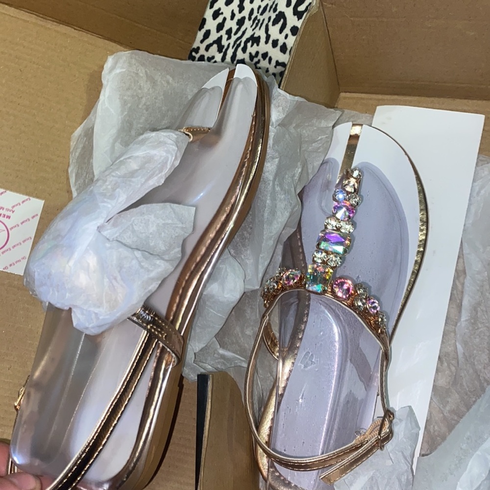 Brand New Cheap Sandals - Picture 2 of 3